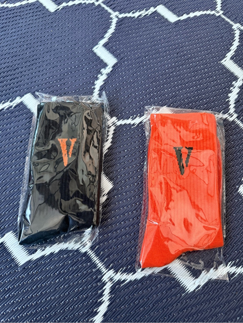 VLONE Black & Orange V-Logo Crew Socks